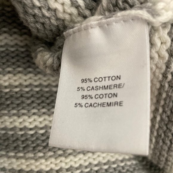 The Westside Women's Turtleneck Sweater - Picture 4 of 4